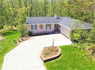 1269 Gerhardt Ln, Green Bay, WI 54313