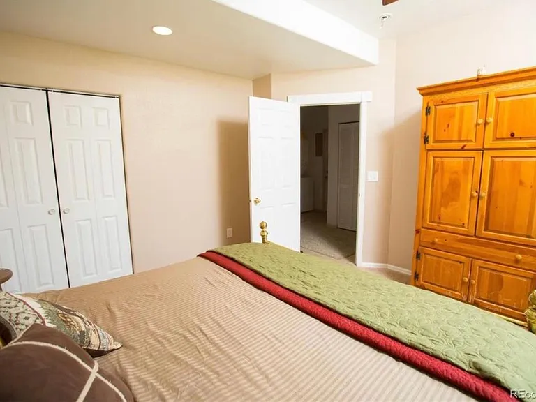 Other downstairs bedroom
