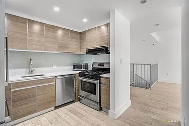 Rented by R New York