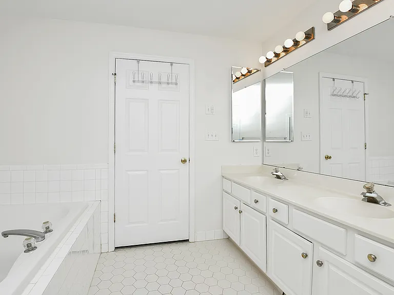 26 Normandy Dr — Photo 29