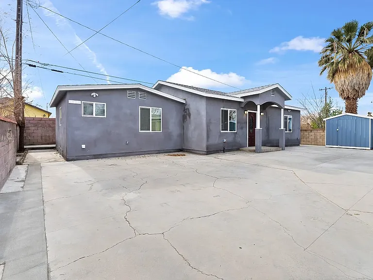 1326 W Ivesbrook St — Photo 2