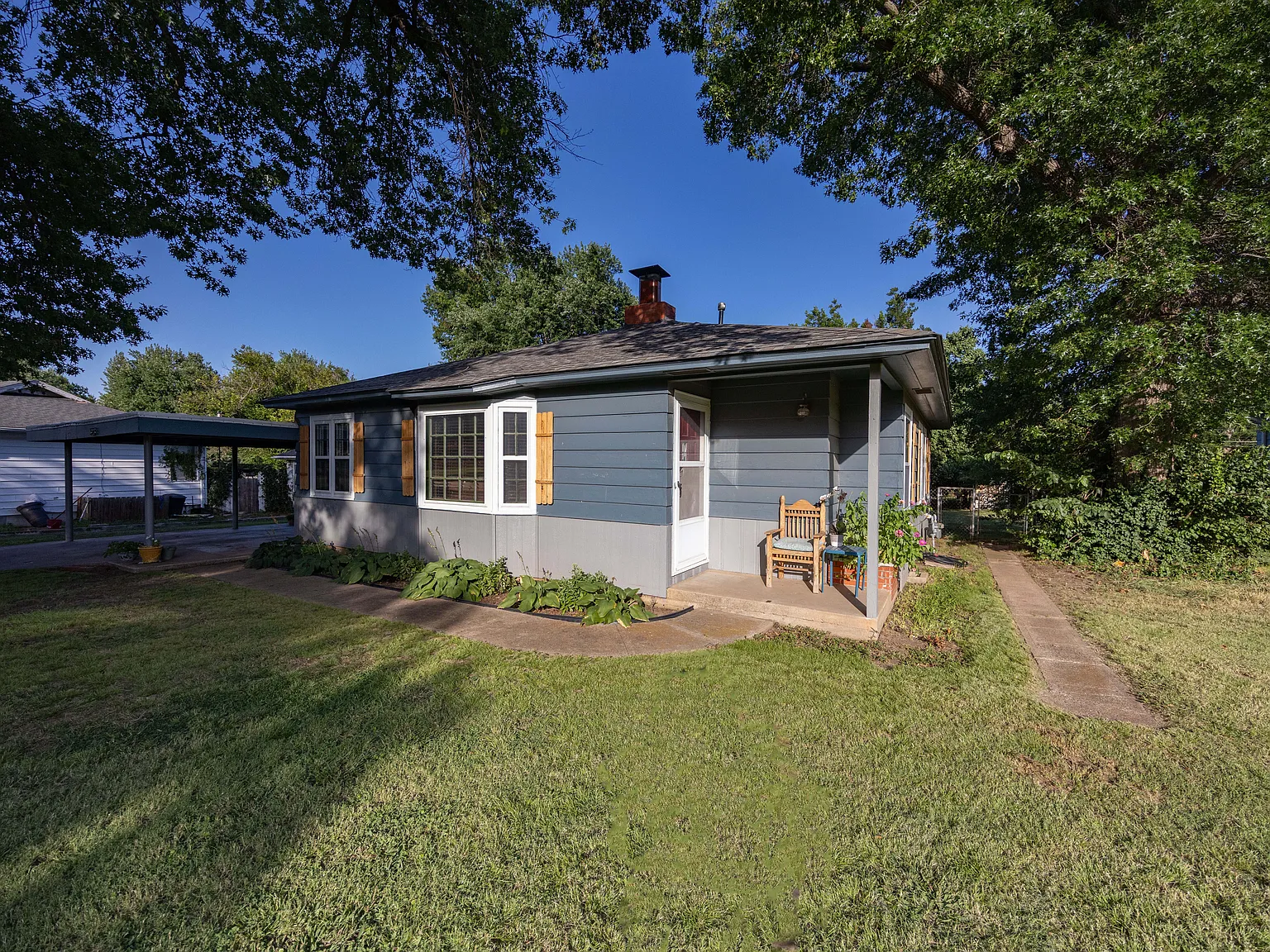 4 bed, 1600 sqft, $1,250 — Photo 1