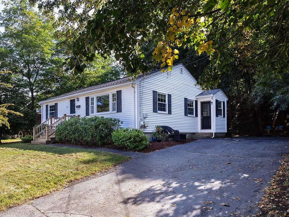64 Alden St #64