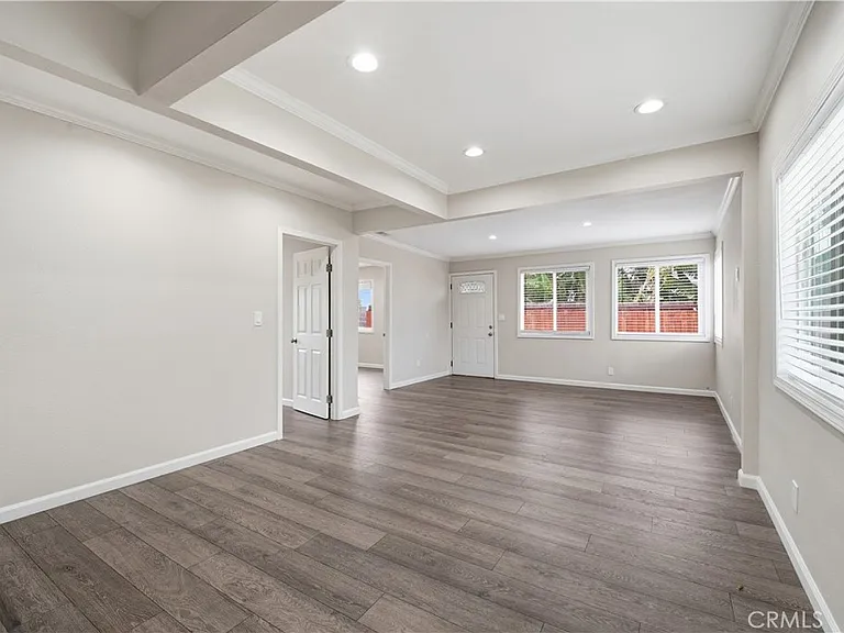 7620 Variel Ave — Photo 13
