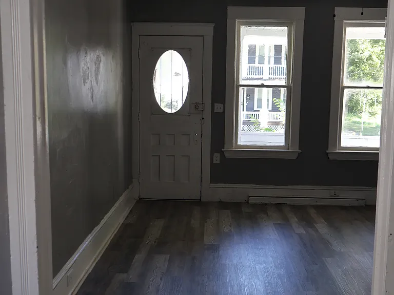 6812 Whitney Ave #1A — Photo 2