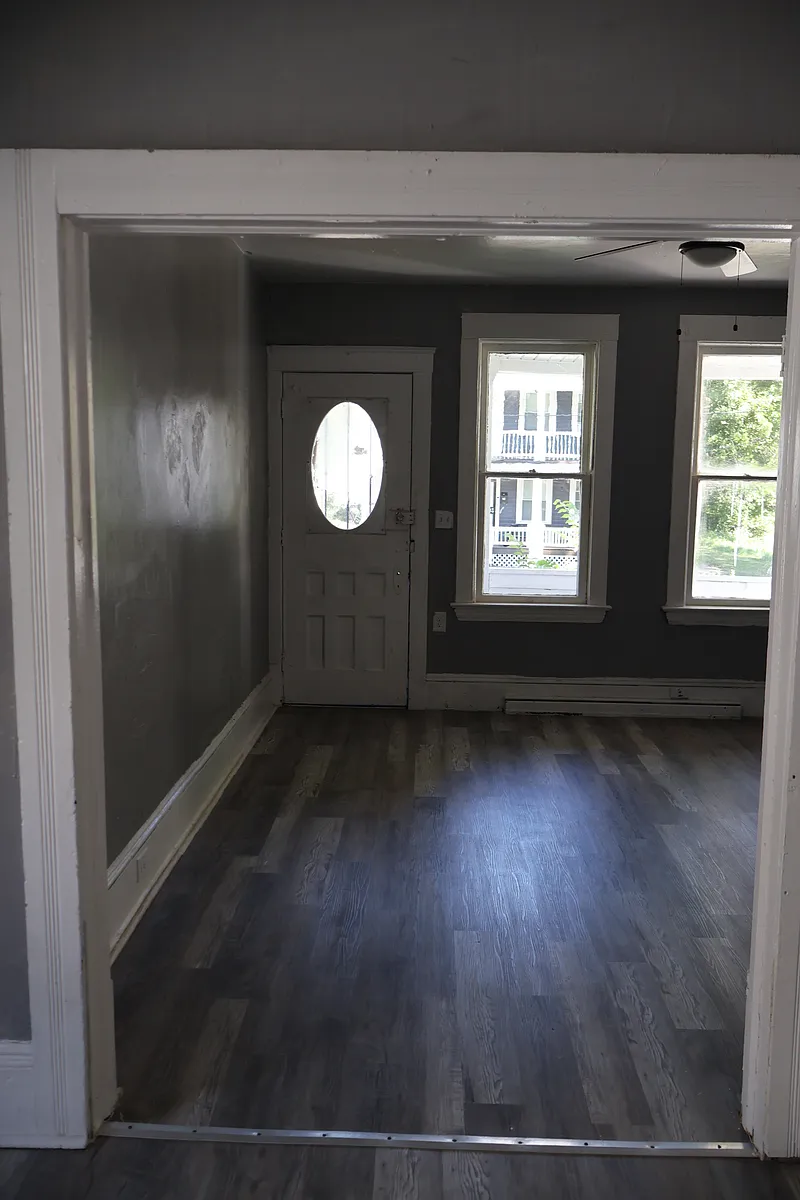 Building Photo - 6812 Whitney Ave #1A