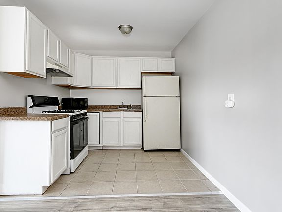 3rd image of 4901 Harbor Beach Blvd #P-8