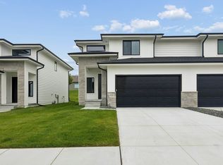 11723 S 125th St #2, Papillion, NE 68046