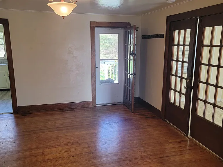 4419 Valley View Dr — Photo 5