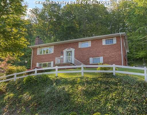 1st image of 1509 Village Dr