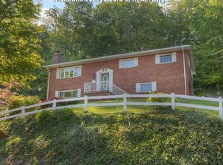 1509 Village Dr, South Charleston, WV 25309