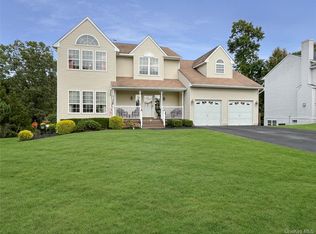 16 Alder Way, Wappingers Falls, NY 12590