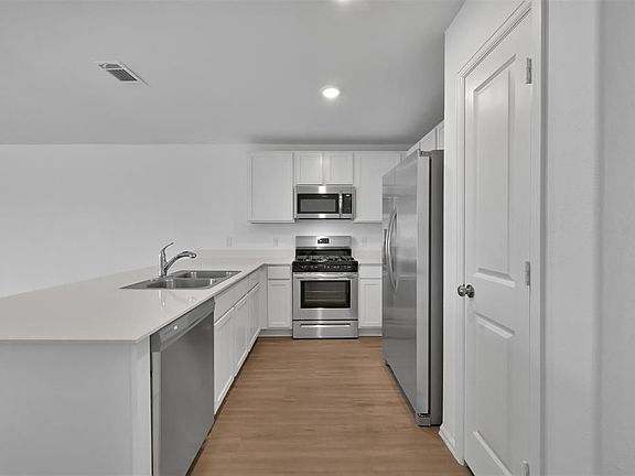 4th image of 19531 Oliveto Ct