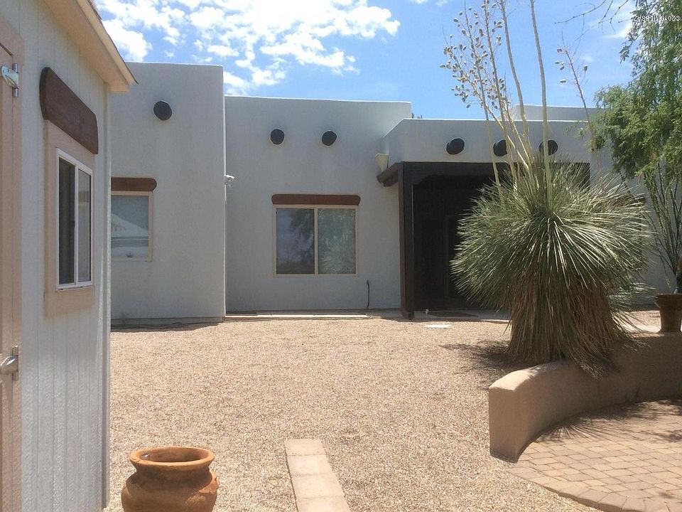 2nd image of 871 N Chris Way