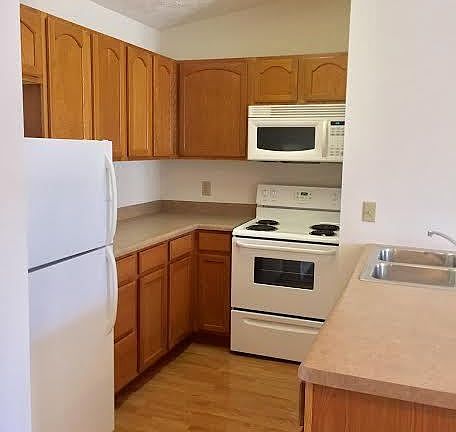 4th image of 409 Brunswick Dr