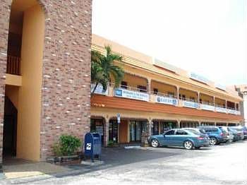 4th image of 2700-2766 W Oakland Park Blvd