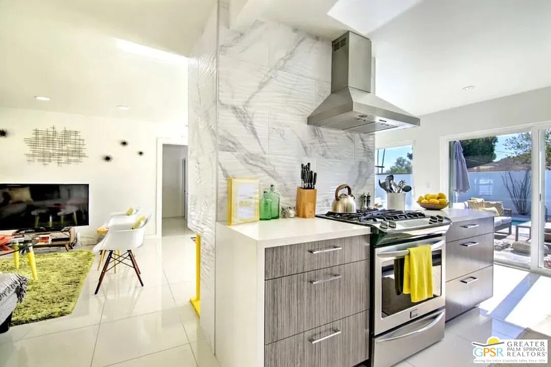3 bed, 2.0 bath, 1337 sqft, $6,500 — Photo 4