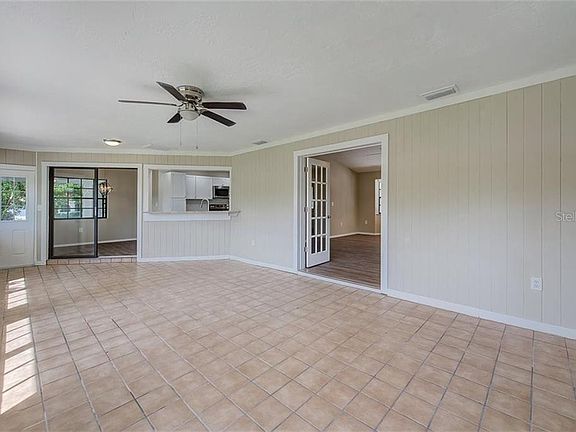 3rd image of 1492 Gladys Cir