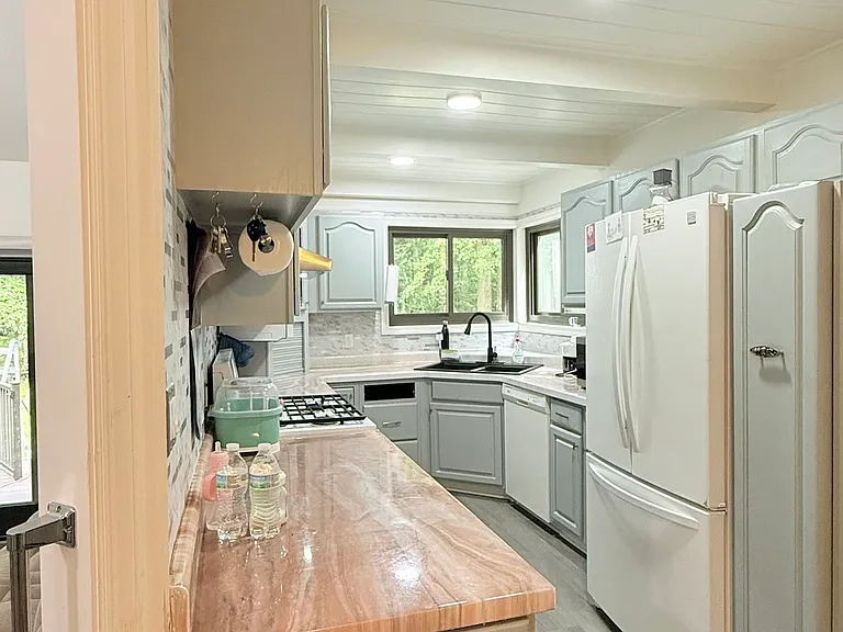 1292 Port Au Prince Rd — Photo 16