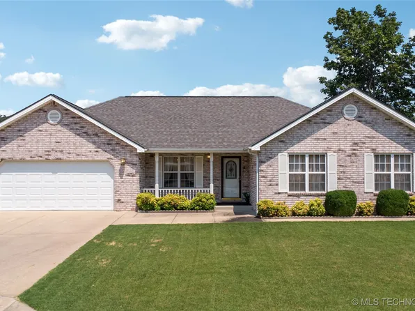 225 SE 15th Ct, Pryor, OK 74361