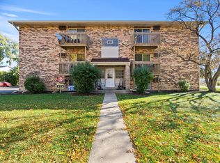 8337 Woodland Dr APT B, Darien, IL
