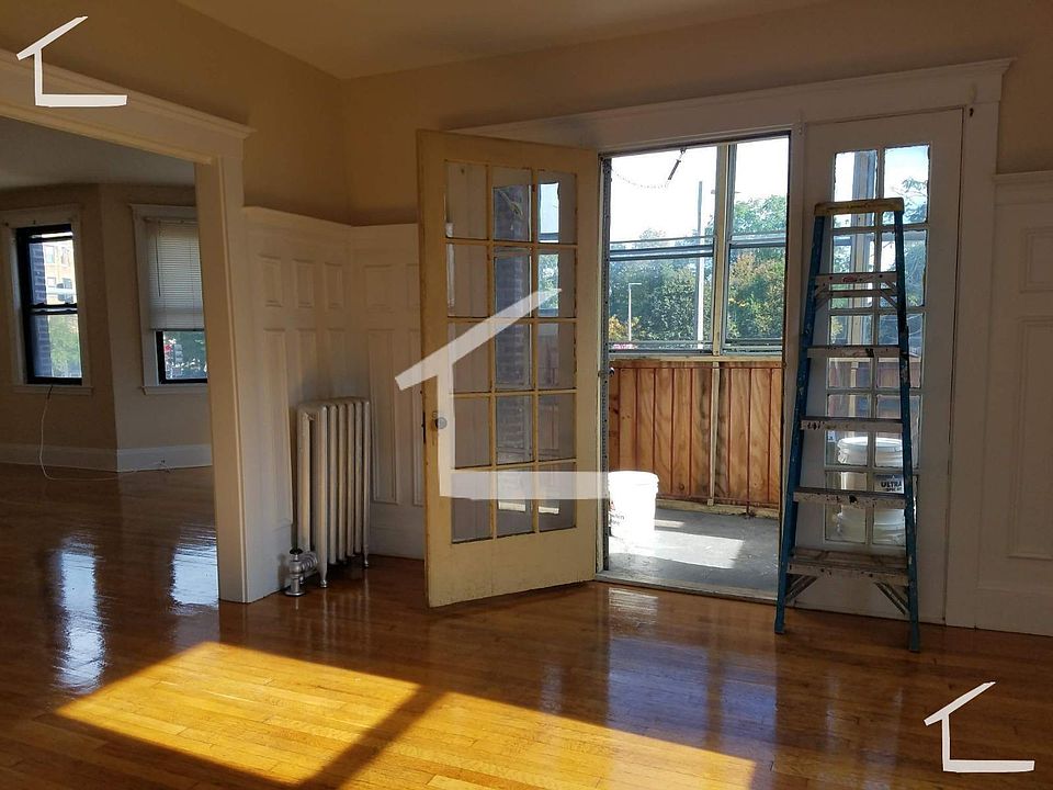 1st image of 225 Chestnut Hill Ave APT 3J