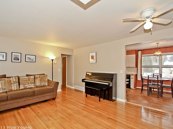 3rd image of 3511 Giddings Ave SE
