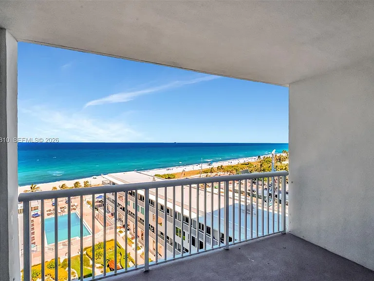 5401 Collins Ave #928 — Photo 11