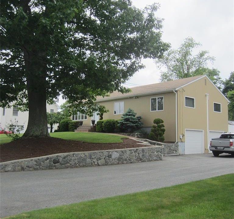 1st image of 4 Jennifer Dr