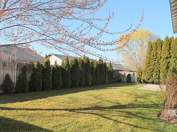 2nd image of 5016 Robert Wayne Dr
