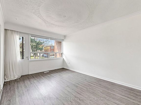 5th image of 129 Melrose St