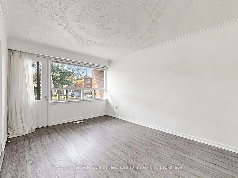 129 Melrose St — Photo 5