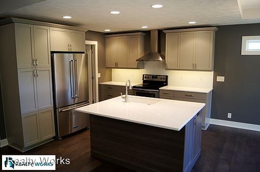 3rd image of 6365 Ashbrook Dr