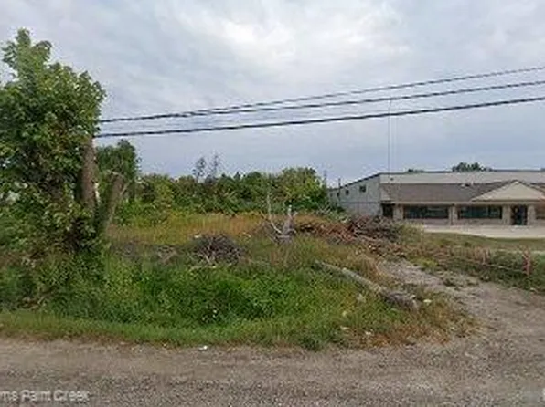 22477 Fifteen Mile Rd, Clinton Township, MI 48035