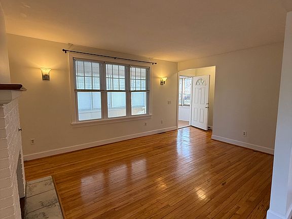 5th image of 167 Kenwood Ave #1