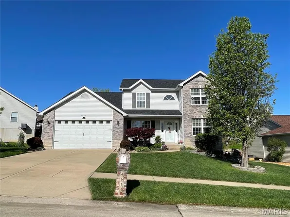 4615 Darkwoods Dr, Wentzville, MO 63385