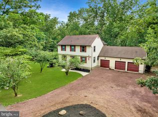 16 Mill Chase Rd, Southampton, NJ 08088