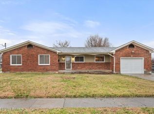 3202 Tara Gale Dr, Louisville, KY