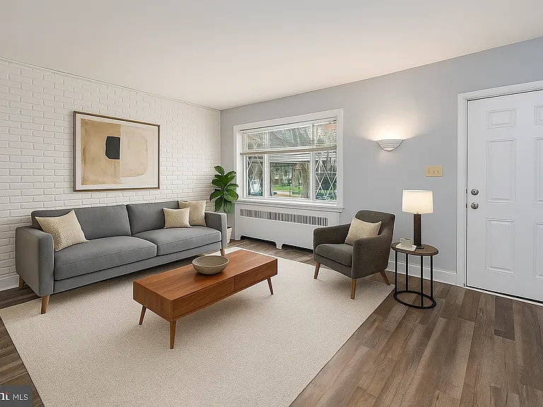 3050 Mayfield Ave — Photo 2