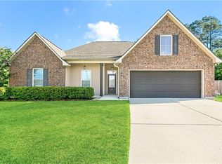 365 Bristle Pine Dr, Ponchatoula, LA 70454