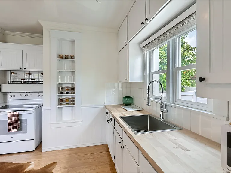 905 E Coronado Rd #2 — Photo 8