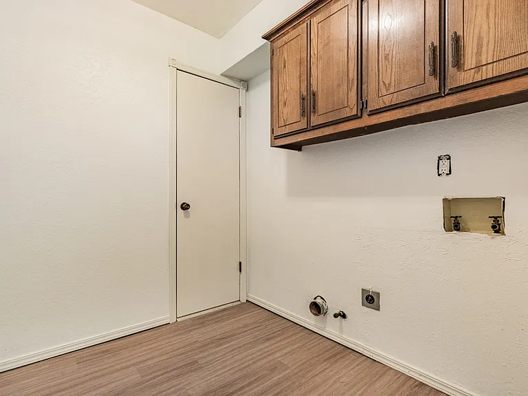 1006 W Neptune Rd — Photo 9
