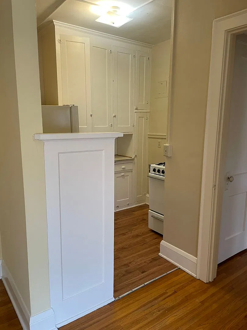 Twin Court Apartments — Photo 4