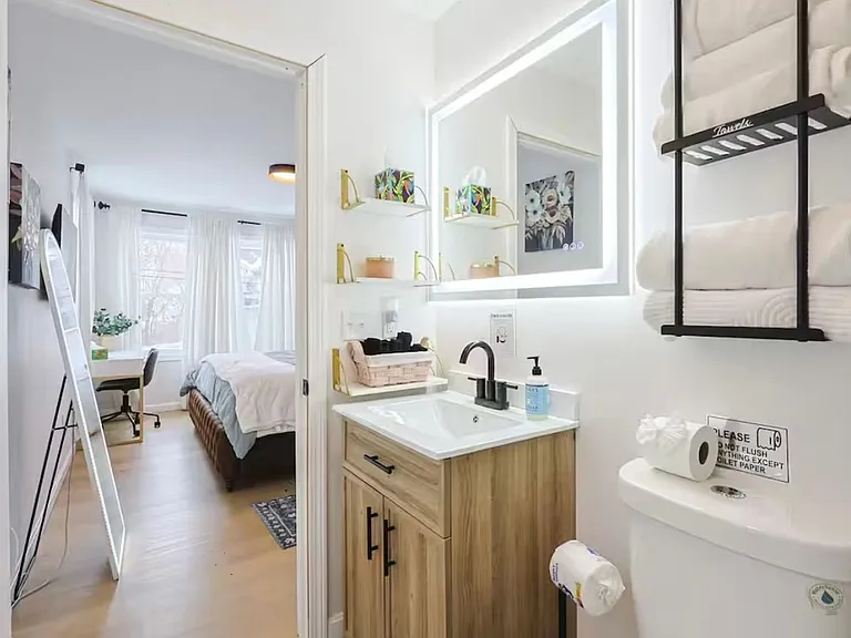 15 Manhattan Street — Photo 12