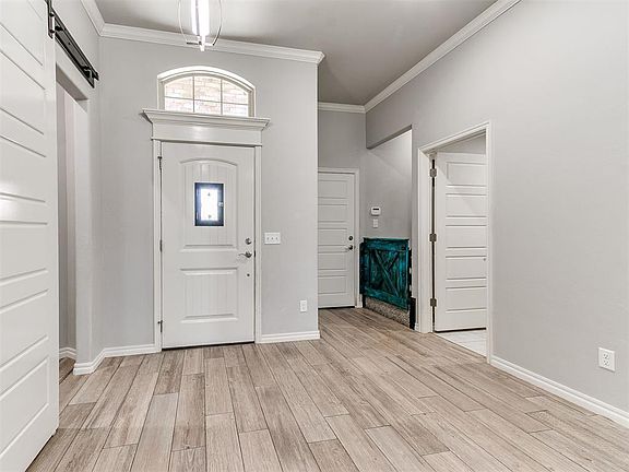4th image of 2501 Wyatt Way