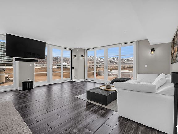 3rd image of 230 Broadview Way #1209
