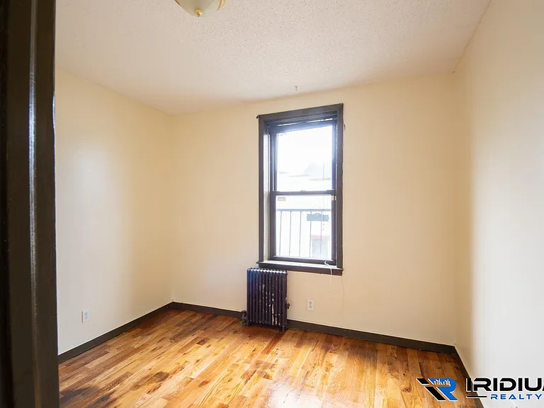426 Rose Ave — Photo 4