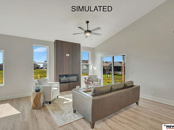 5th image of 959 W Avondale St
