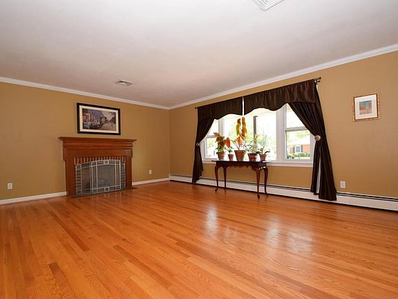 4th image of 4719 Glenbrook Dr