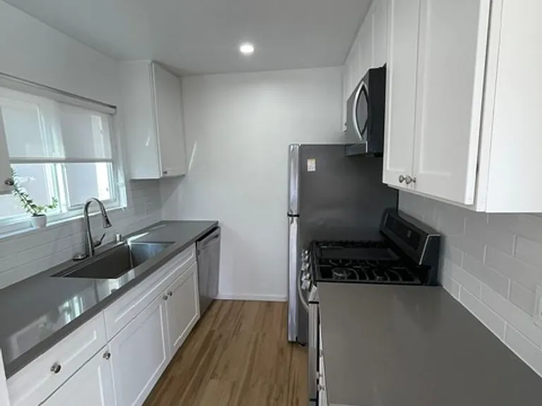 2216 Highland Ave — Photo 17